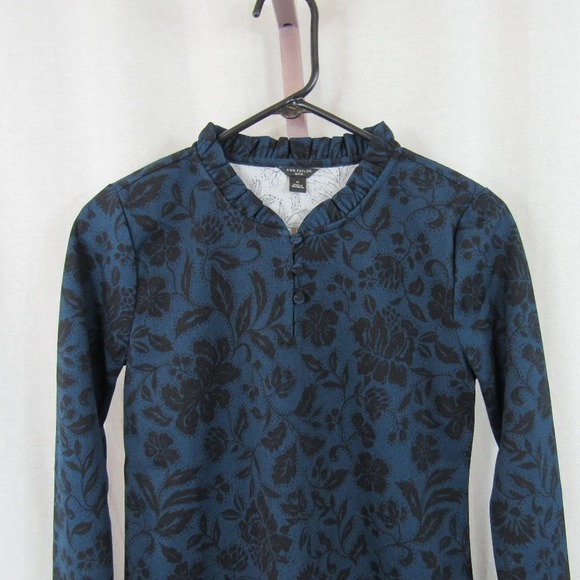 NWT Ann Taylor Petite Small Floral Ruffle Neck Top Midnight Spruce - Picture 5 of 8